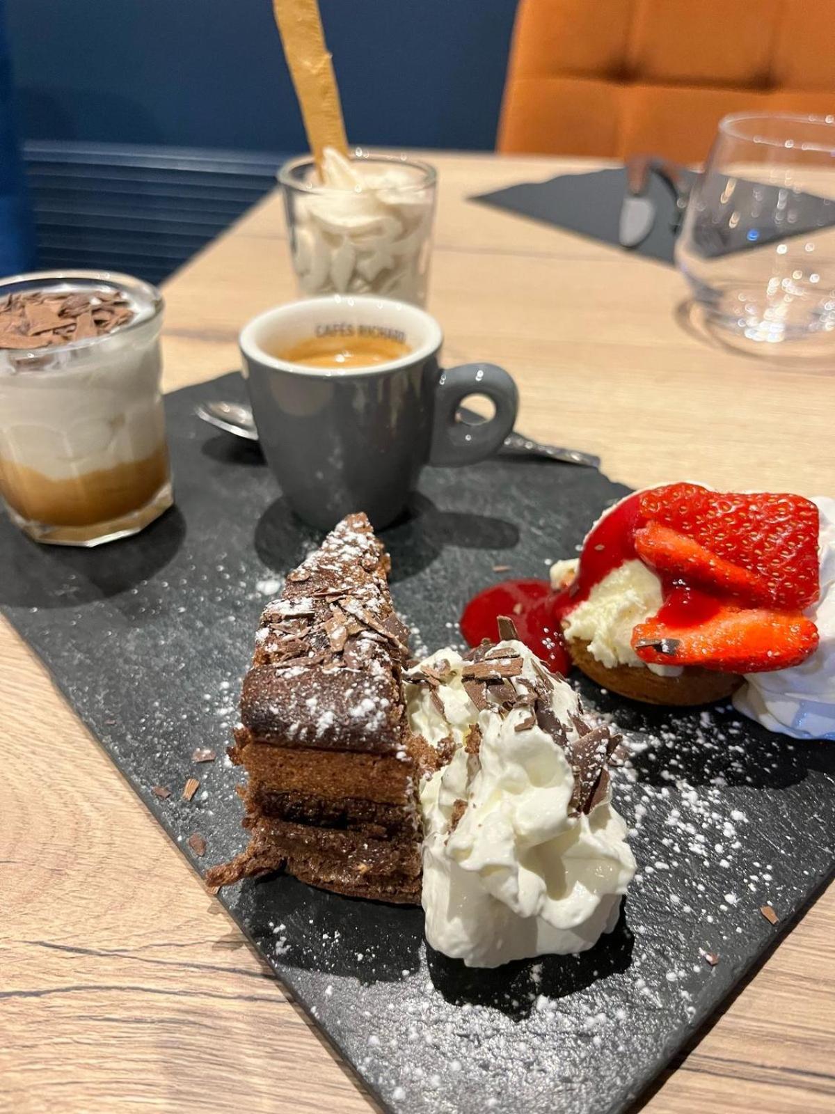 Hotel Restaurant L'Annexe Сен-Валери-ан-Ко Екстериор снимка
